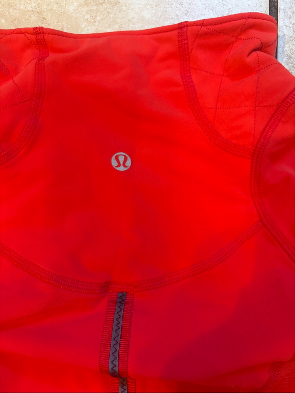 Lululemon 1/2 zip size 2 pullover - Picture 8 of 9